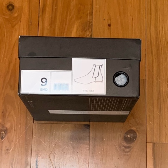 🦋 EUC Banana Republic booties size 9 - Picture 4 of 4